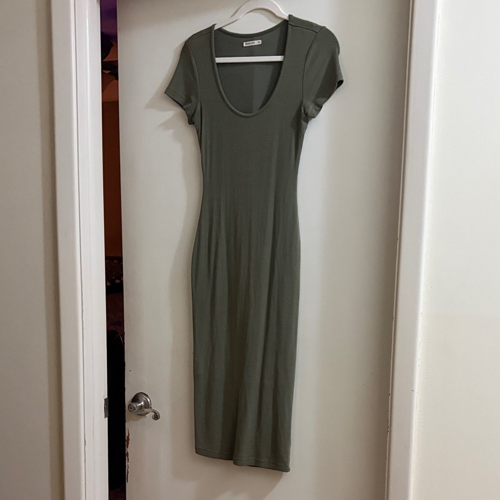 Marine Layer Lexi Rib Short Sleeve Midi Dress in Olive - Extra Small - Picture 2 of 7